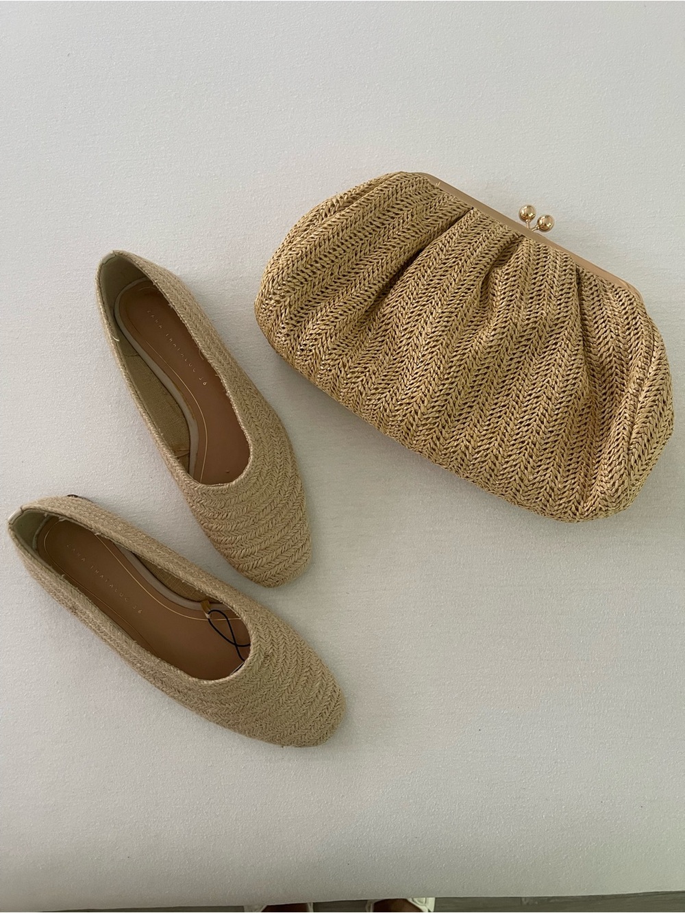 New Zara Woven Straw Ballet Flats in Natural beige color.